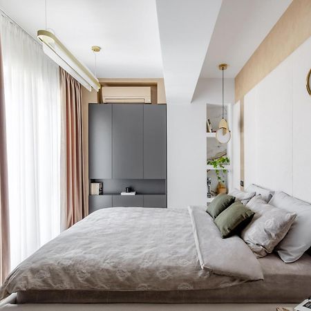 Urbanstay Suites - Prime Location Designer Suite Бухарест Экстерьер фото